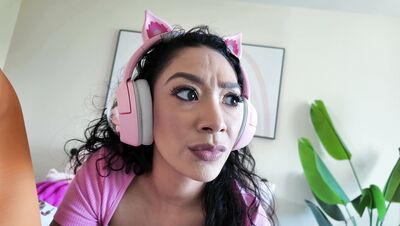 Gamer Girl Sarah Lace Grinds with Porn Dude