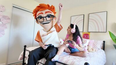 Gamer Girl Sarah Lace Grinds with Porn Dude