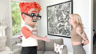 Hannah Quinn’s Sexy Session with Dr. Porn Dude