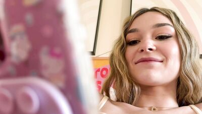 Della Cate Calls Porn Dude for a Good Time