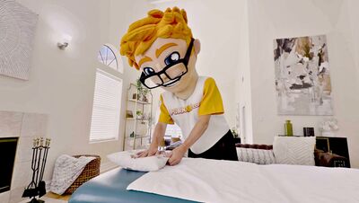 Kiki King and Porn Dude Rub Each Other Down