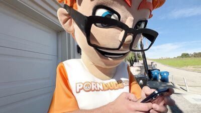 Porn Dude Peeks Under Avalon Mira’s Hood