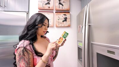 Melissa Moore Fills Up on Porn Dude Sausage