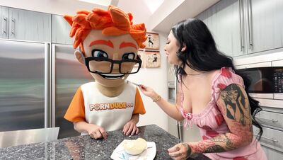 Melissa Moore Fills Up on Porn Dude Sausage
