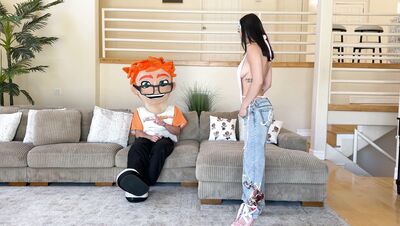 Alexa Chains Gets Ready with Porn Dude