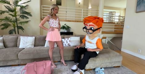 Cheerleader Kait