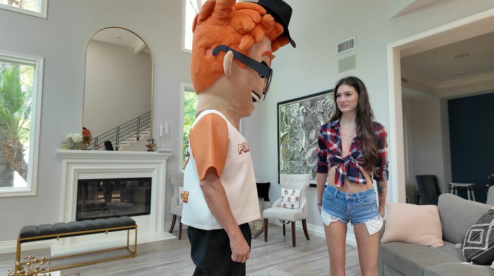 Sophie Tyler Prepares Porn Dude for a Hoedown