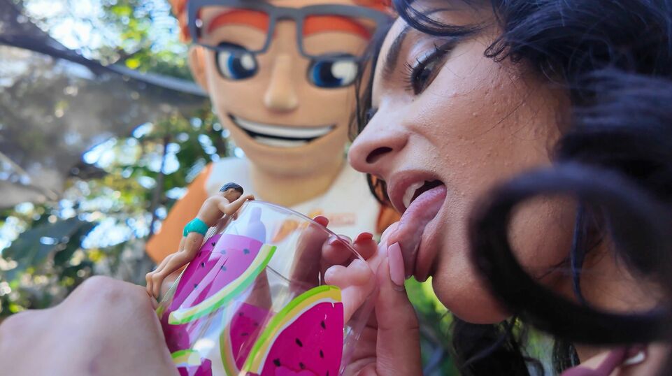 Laynee James Gets THE5-Star Treatment From Porn Dude