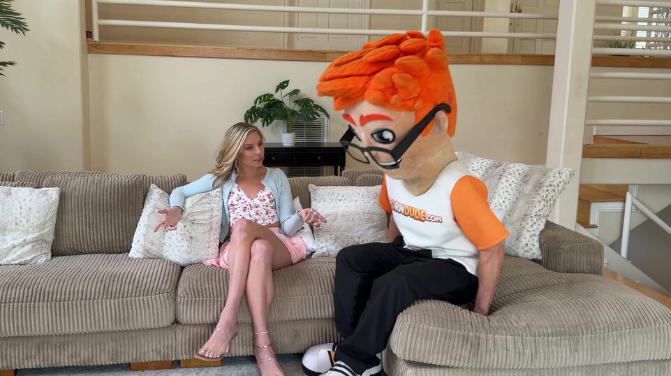 Cheerleader Kait Shows Porn Dude Why She's The Best