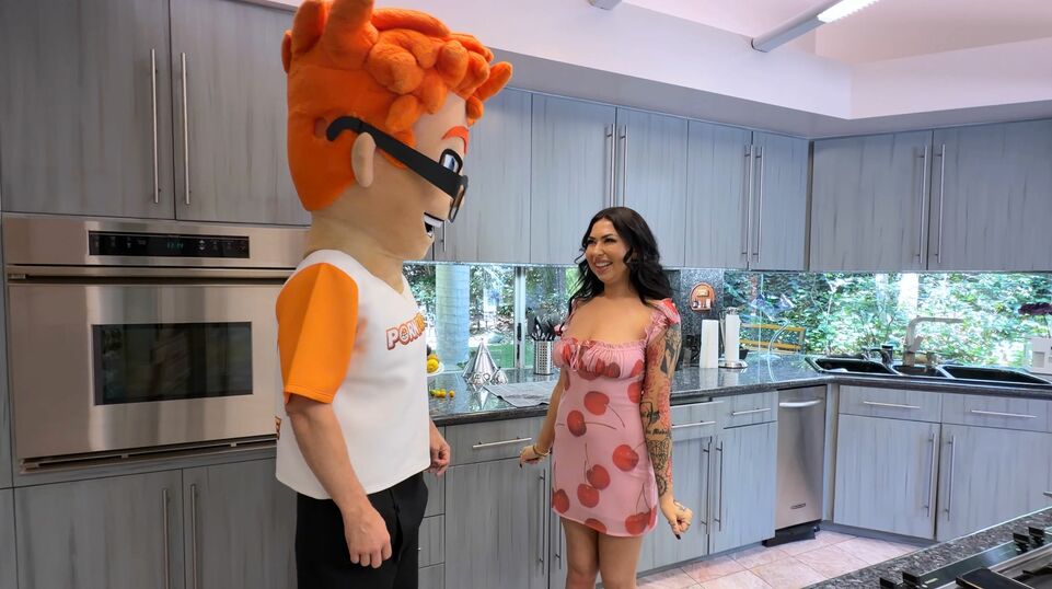 Melissa Moore Fills Up on Porn Dude Sausage