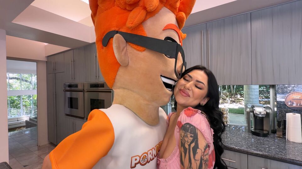 Melissa Moore Fills Up on Porn Dude Sausage