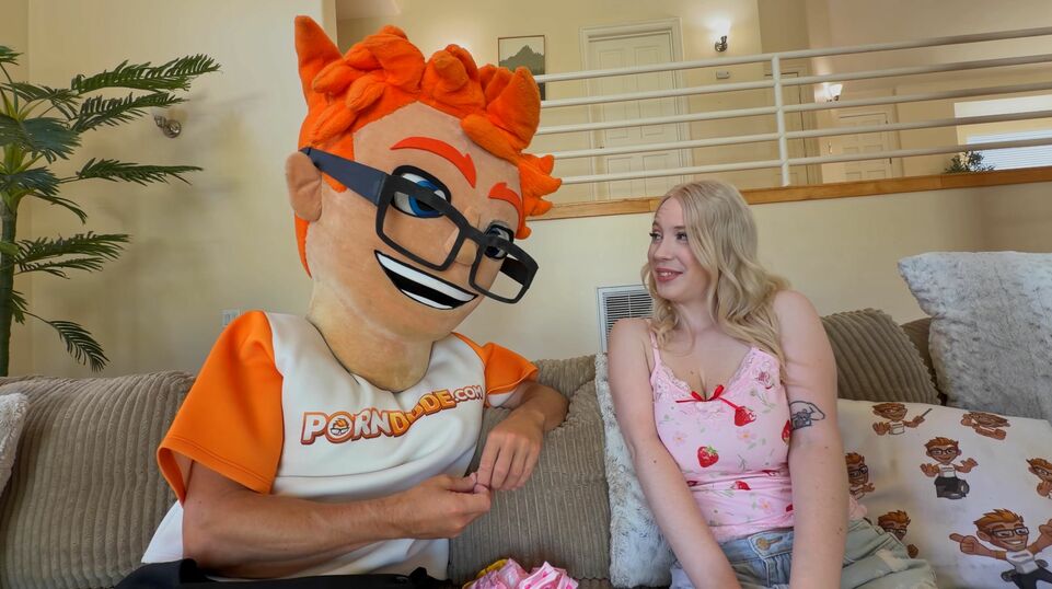 Gigi Sweets Gets Measured Up by Porn Dude