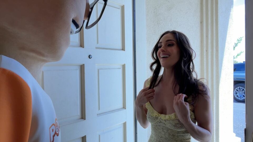 Ava Alex Needs Porn Dude’s Dick